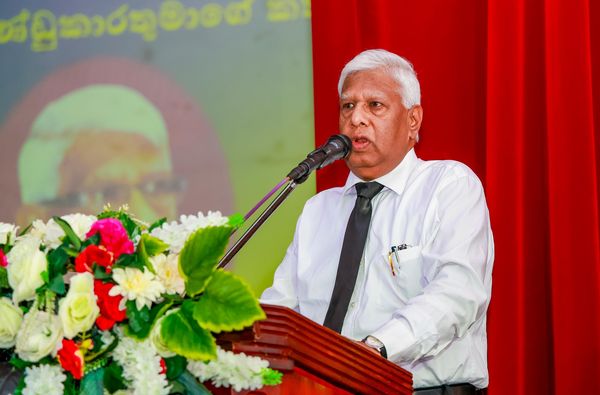 බදුල්ල මධ්‍ය මහා විද්‍යාලයේ උසස් පෙළ සිසුන් බඳවා ගැනීමේ වැඩසටහන සඳහා සහභාගී විය